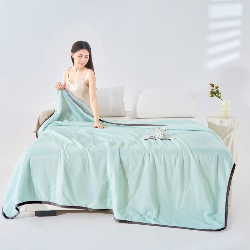 Seiden-Sommerdecke mit kühlendem Effekt: Einzel-/Doppelbett, Maschinenwaschbar, Klimaanlagen-geeignet, Dünner Geschenke-Quilt
