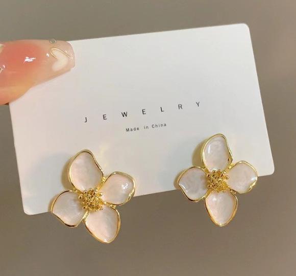 French Light Luxury High-end Drip Glaze Flower Stud Earrings Niche Design Unique Earrings Simple Face Earrings