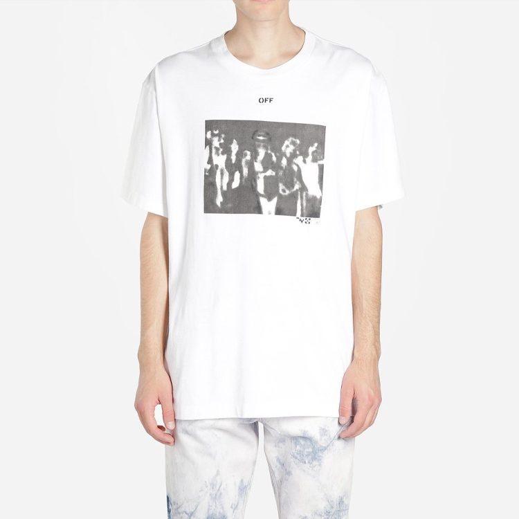 OFF WHITE T-shirt con Stampa Spray Foto OMAA027R201850150110