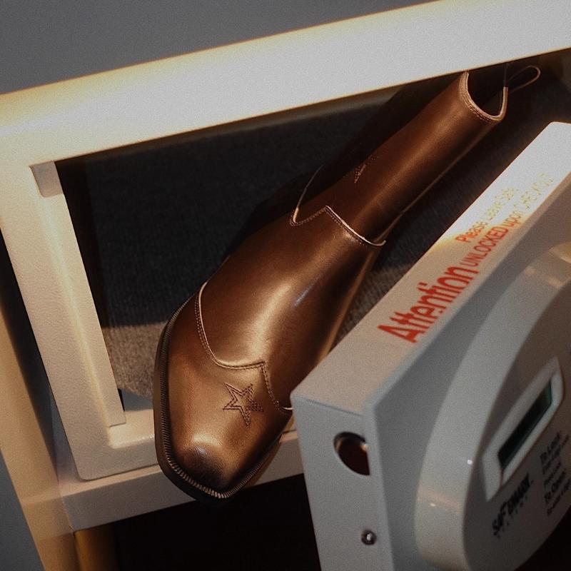 Women's Brown Studded Retro Western Cowgirl Boots Mid Calf Chunky Heel Embroidered Riding Boots Spring Autumn Shoes