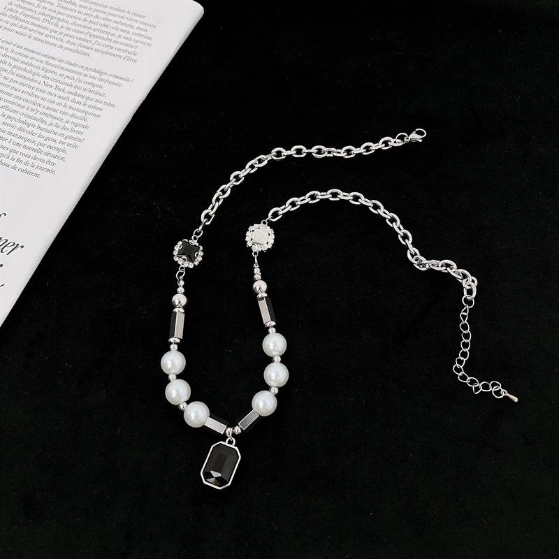 Black gemstone pearl necklace trendy collarbone chain couple titanium steel sweater chain design hip hop chain