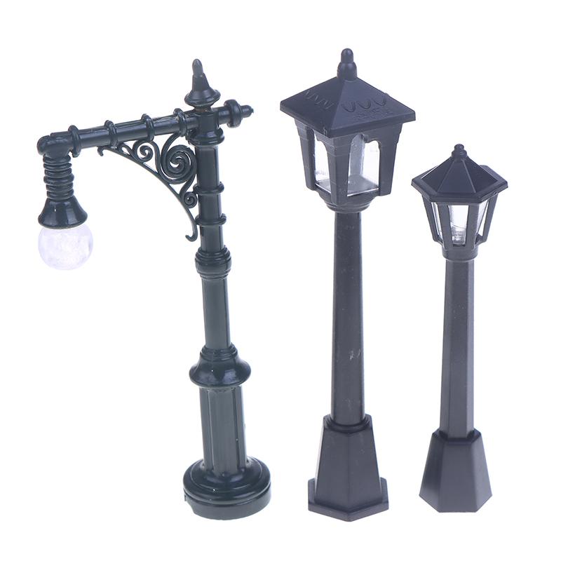 2/12 Stück Puppenhaus Mini Weihnachtsstraßenlaternen Gartenstraßenlaternen Simulationsmodell Miniaturen Lichter Ornamente Heimdeko