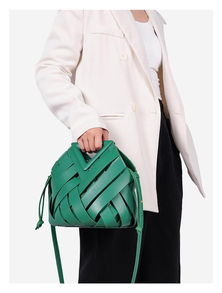 Large Capacity Hand-Woven Triangle Magnetic Buckle Crossbody Vegetable Basket Bag