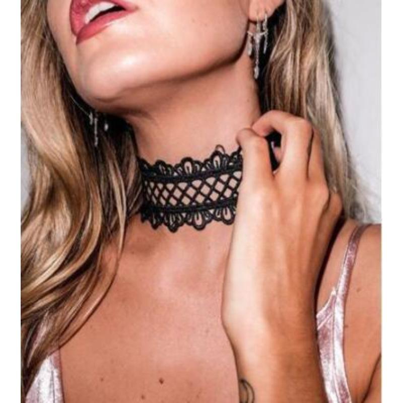 Neo-Gothic Black Sexy Lace Chokers Necklace for Women Fashion Retro Clavicle Chain Halloween Collar Y2K Decoration Jewelry Gifts