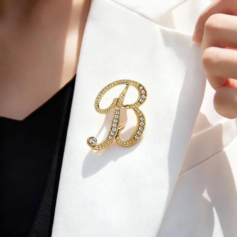 1PC Rhinestones Clothing Accessories Shirts Badge Gifts Lapel Pin Party Women's Brooches Dinner Letter Brooch Dress European A-Z