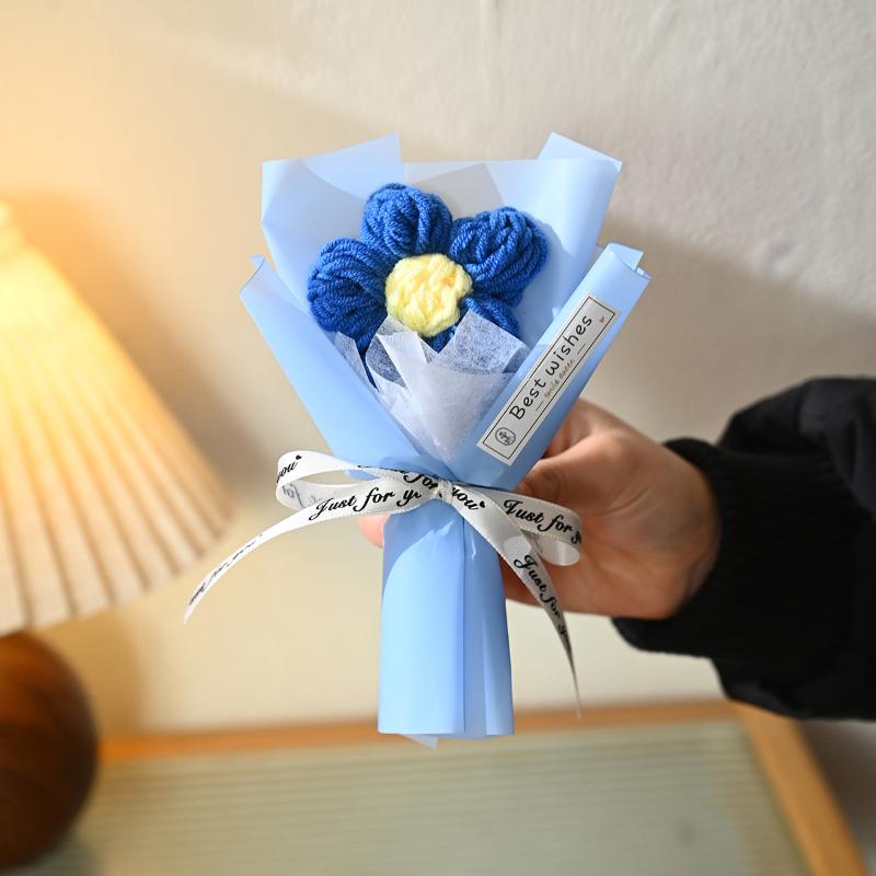 Mini Handmade Heart Bouquet Romantic Gift Yarn Flower Bouquet Crochet  Valentine's Day Mother's Day Desktop Decoration