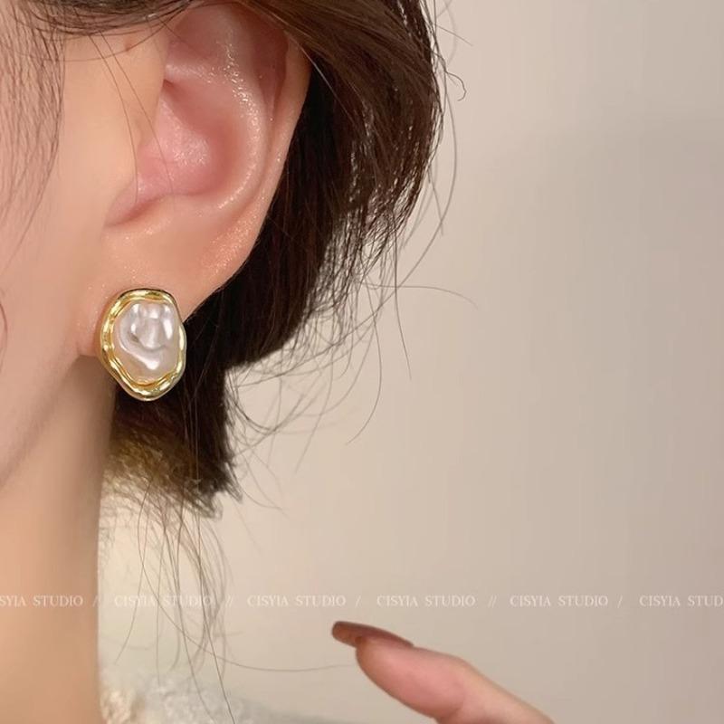 S925 Silver Needle Baroque Pearl Earrings for Women High-end Unique Design Earrings Fashionable Temperament Cold Style Earrings