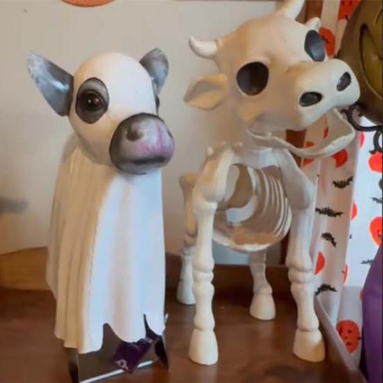 Ghost Cow Shape Metal Resin Handmade Halloween Decor Indoor Outdoor Sculpture Yard Decorative Ornament