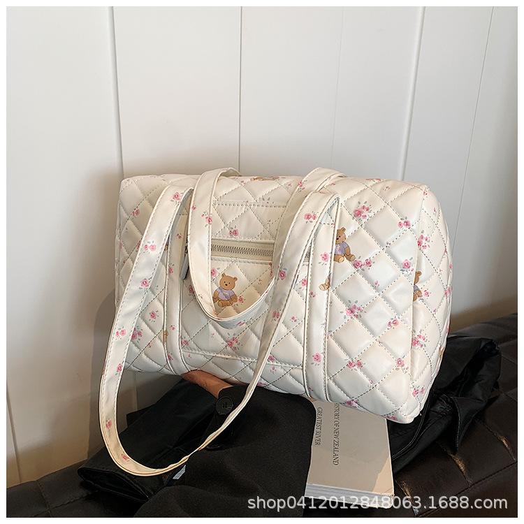 

Повседневная сумка-тоут большой вместимости под мышкой женская 2025 новая сумка-тоут для коротких поездок модная взрывная сумка через плечо для поездок на работу белый