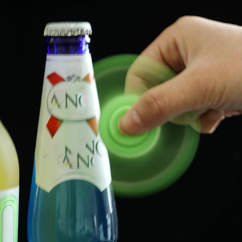 2025 New Portable fingertip gyro decompression double head beer rotary bottle opener tool banquet gift  wine accessories