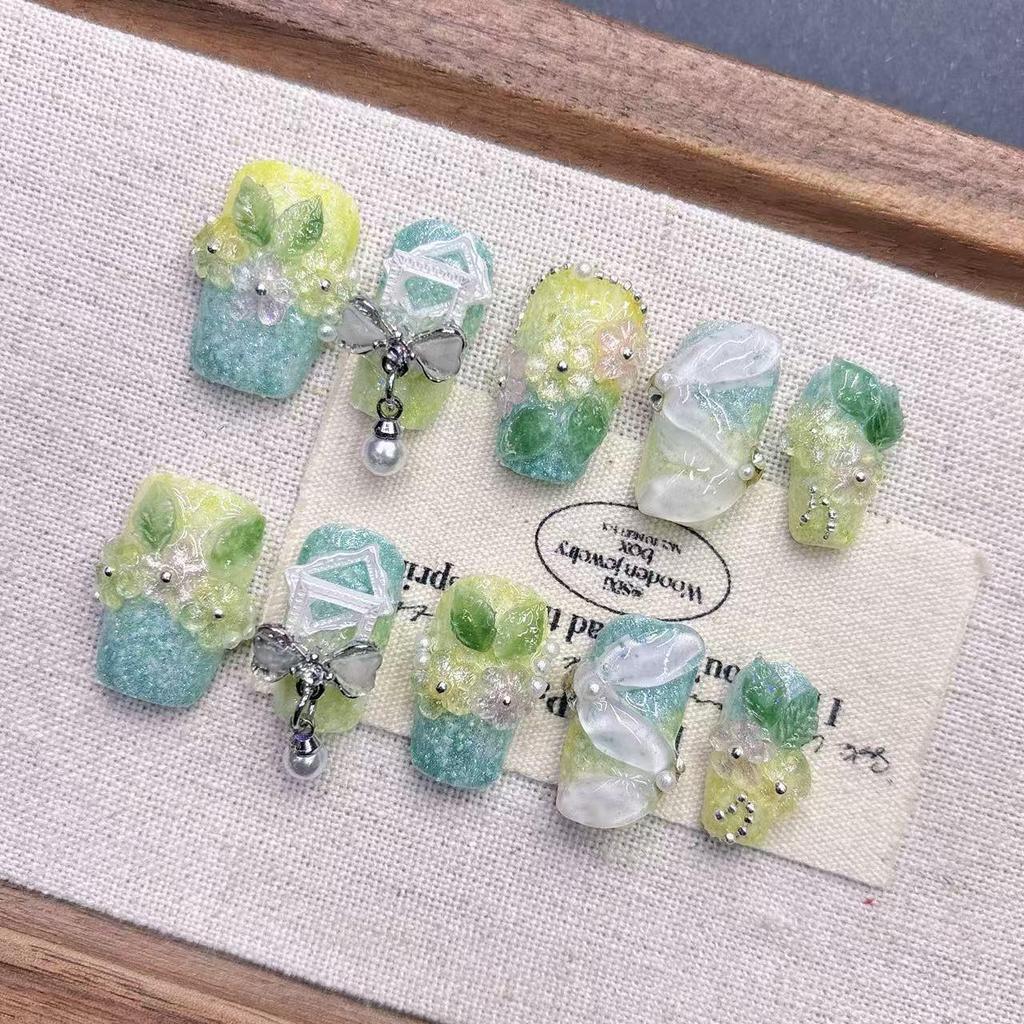 Green Hand-Painted Gradient Spring Nail Art - Fresh, Purely Handmade Wearable Nails for Boutique Retail.