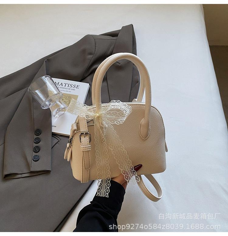 

Premium texture handbag handbag women s spring and summer 2025 retro versatile shoulder bag crossbody shell bag белый