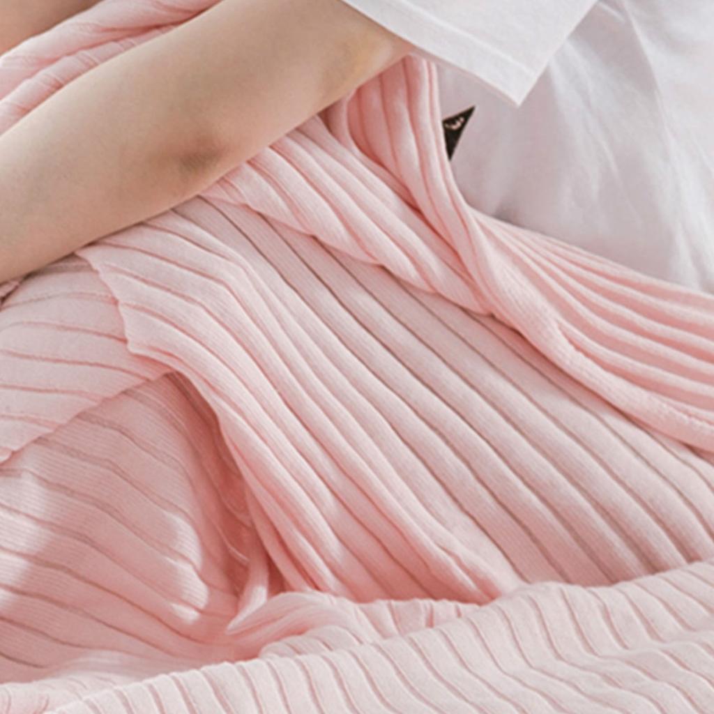 Knitted Throw Blanket Soft Comfortable Skin Friendly Breathable Knit Blanket Throw with Tassel Ball