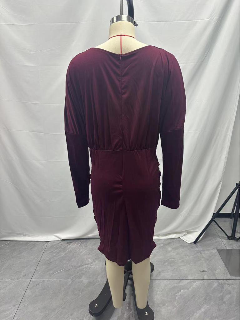 2025 Socialite Autumn Pleated V-Neck Bodycon Dress: Waist-Cinching One-Step Skirt Women's Clothing