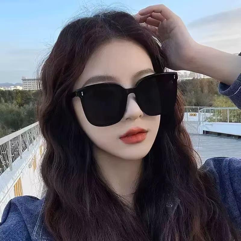 Polarized Trendy Sunglasses for Men & Women - High-end Three-Point Style 2025