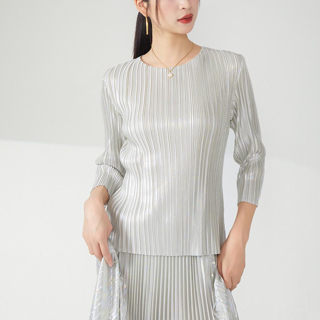

Miyake Basic Women s Glossy Pleated 7-Sleeve Slimming T-Shirt One Size