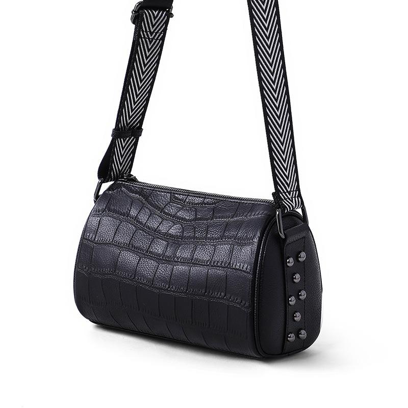 Bags Women's Versatile Autumn and Winter New Trendy Leather Shoulder Bag Fashion Wide Shoulder Strap Casual Crossbody Bag Luggage