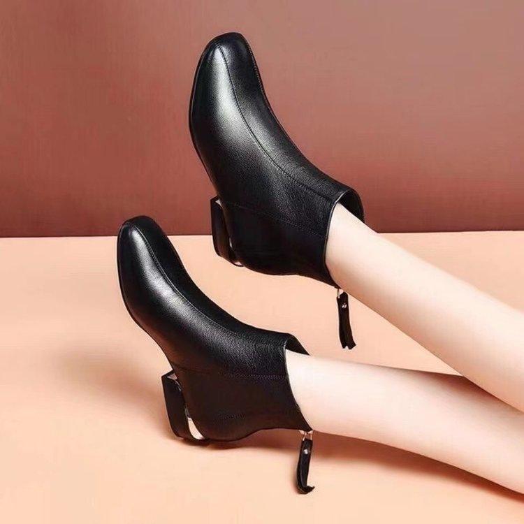Simple temperament cotton boots leather boots square head short boots autumn and winter new British style niche personality low heel leather boots