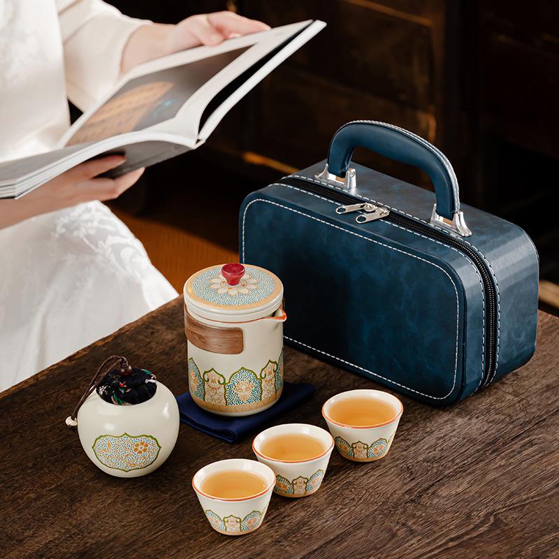 Kung Fu tea set will be sent to the customer company for the anniversary celebration of the opening of the Ru kiln ancient rhyme pot. Creative