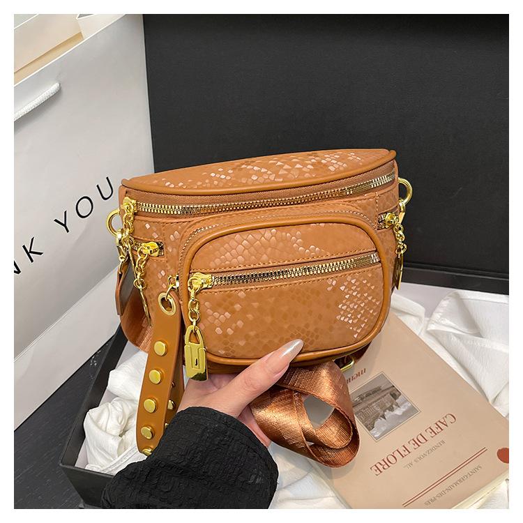 Fashion Women Waist Bag Fanny Pack Large Capacity Phone Crossbody Bags for Female Chest Bags Rivet Ladies Belt Bag Waist Pack