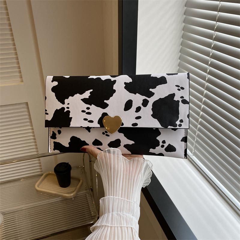 Trendy Pu Envelope Clutch Handbag For Ladies With Magnetic Closure In Chic Milk Zebra And Leopard Designs