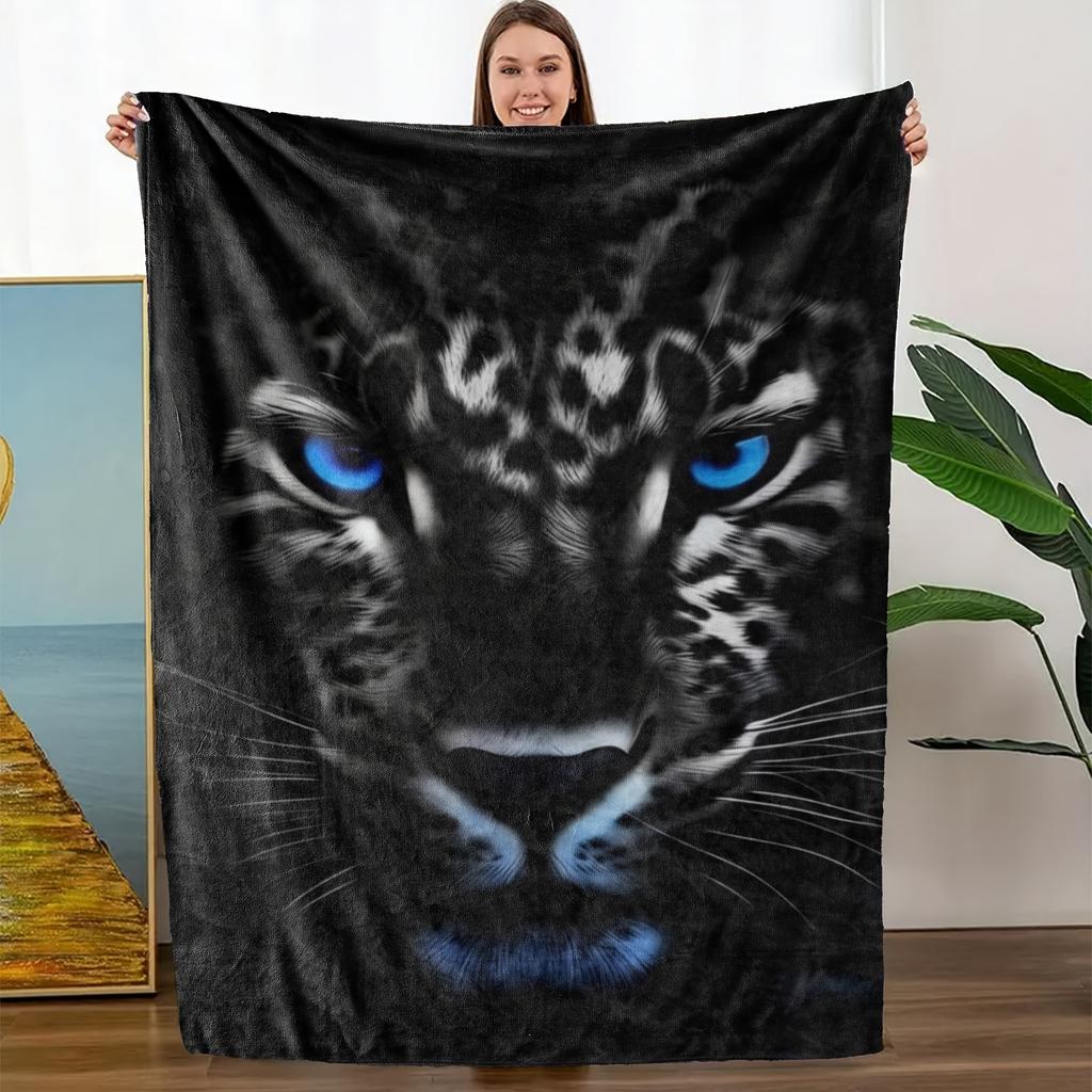 1pc Black and White Leopard Print Flannel Blanket - Soft, High-Definition Digital Print, Polyester, All-Season Comfort