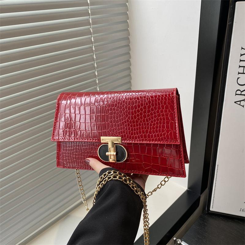 Retro fashion light luxury summer new women's bag chain simple personality single shoulder armpit messenger bag