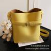 Large-capacity bags women's simple and versatile 2025 new casual shoulder armpit bags women's popular bucket bags this year