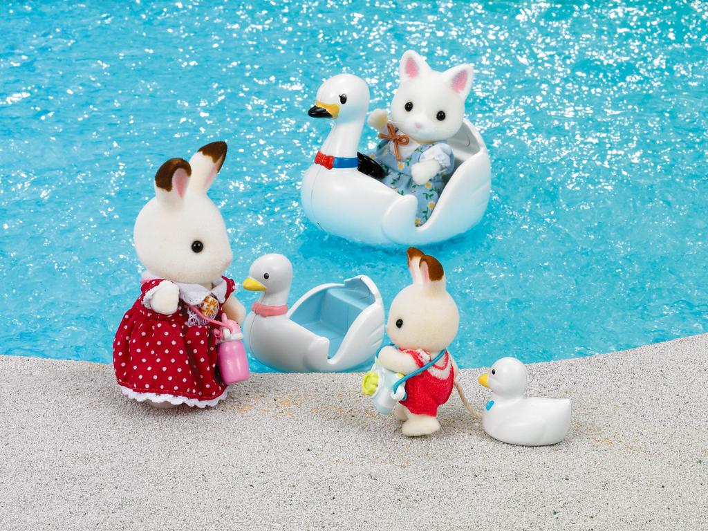 Epoch Sylvanian Families UK Friendly Swan Boat Set