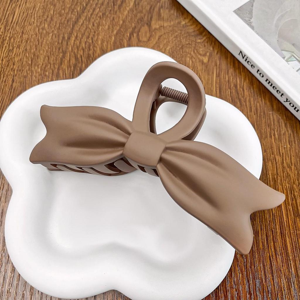 Milk Tea Color Large Hair Claw - Korean Style Fashionable Hollow Out Shark Clip for Women's Updos