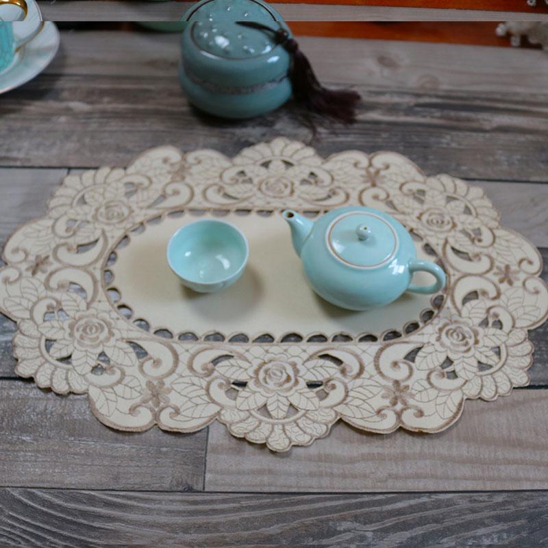 Satin Blumenstickerei Tischset Stoff Hochzeit Weihnachten Essunterlage Küche Tischdekoration und Zubehör