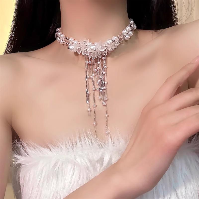 2025 High-End Gothic Punk Necklace: Y2K Dark Style Clavicle Chain for Women