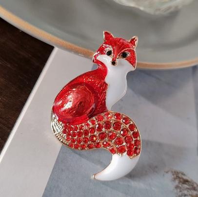 

1 Pcs Crystal Enamel Sitting Fox Brooches For Women Unisex Lovely Zircon Animal Foxtail Party Office Brooch Pin New Year Jewelry 1pcs красный