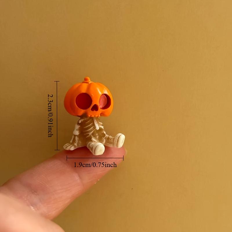 4Pcs Halloween Mini Figurines Set, Spooky Resin Decor with Pumpkins Ghosts Skulls for Party Home Garden Decoration