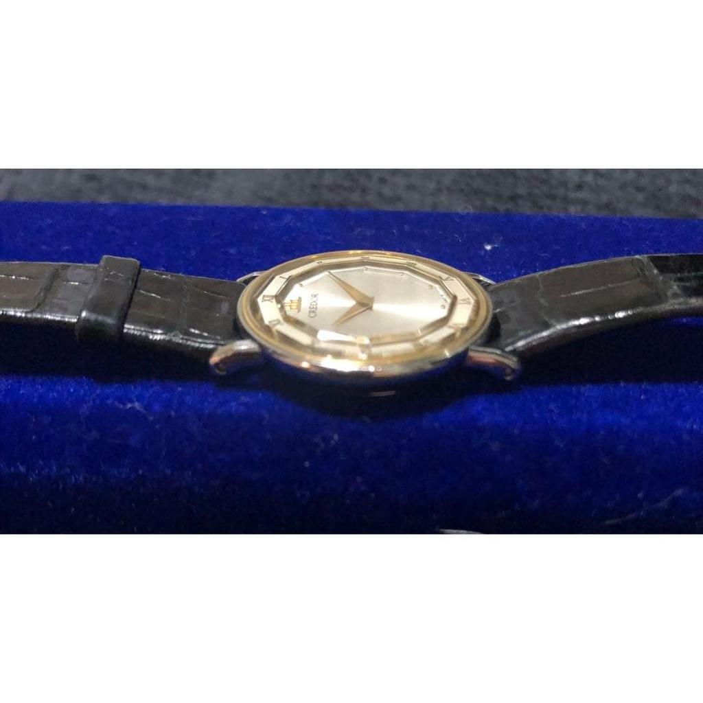 Used SEIKO CREDOR 2F70-0300 18KT bezel watch