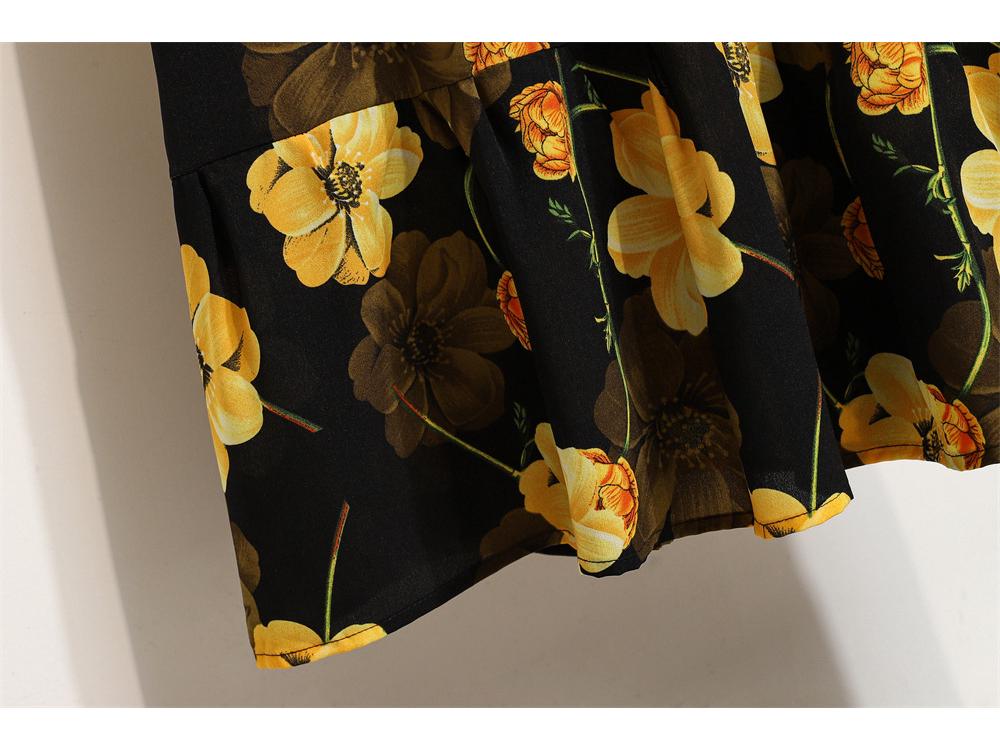 2022 European & American Floral A-Line Dress - Spring, Long Sleeve, Round Neck, Slim Fit