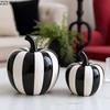 Svartvita randiga äpplen/päron Keramikstaty Bordsdekoration Minimalistisk Fruktskulptur Prydnader Rum Estetisk Dekor