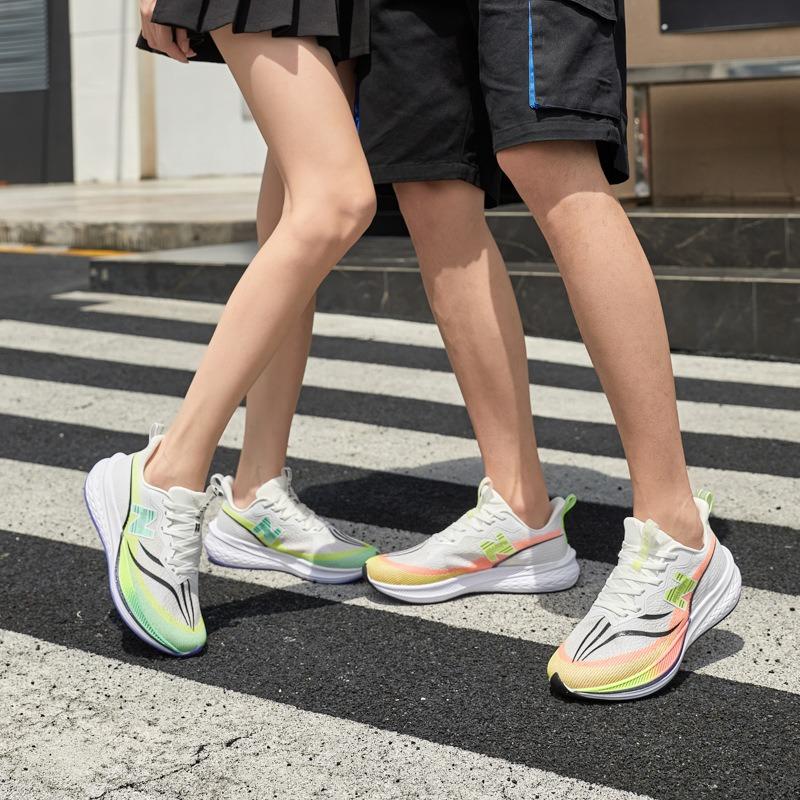 Spring and Autumn Cool Running Summer Breathable Casual Mesh Shoes Lightweight Couples Running Shoes Travel Sneakers Women