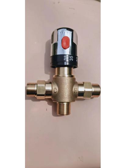 

Термостатический 4-точечный полностью медный смесительный клапан защиты от ожогов для солнечных водонагревателей