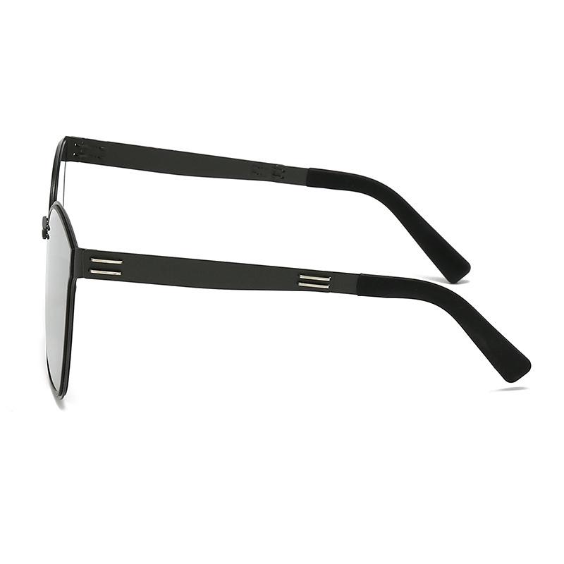 High-End Lightweight Folding Sunglasses with UV Protection for Men and Women - Perfect for Driving and Outdoor Activities