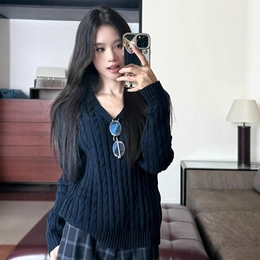 

Khaki twist v-neck long-sleeved knitted sweater women s autumn and winter slim-fit pullover temperament shirt one size fits all