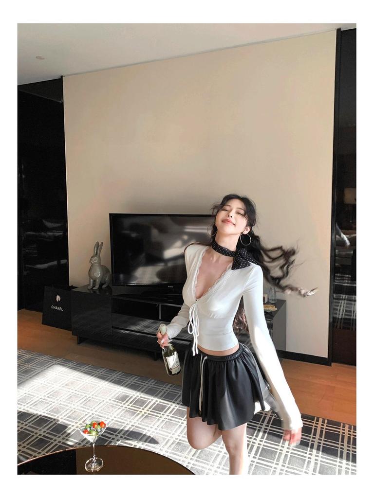 Women's Purple V-Neck Lace Splicing Long-Sleeve Slim Top - Stunning Early Autumn Fashion