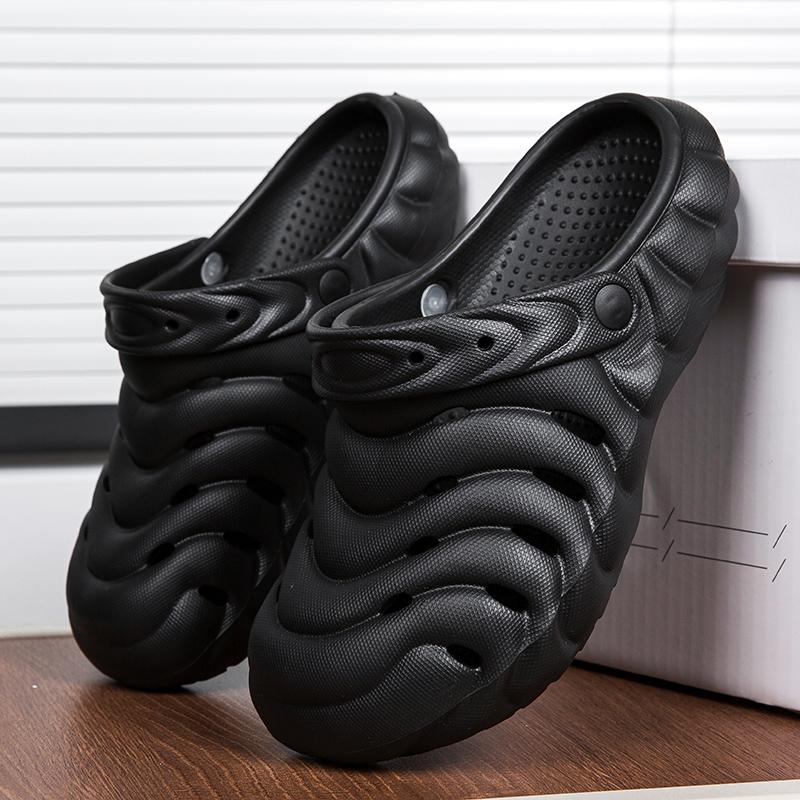 Mens Clogs Sandal Shoes In Summertime Breathable Ultra-Light Eva Hole Shoes Stylish Plush Comfort Outside Beach Footwear Soft-Soled Slide Shoes