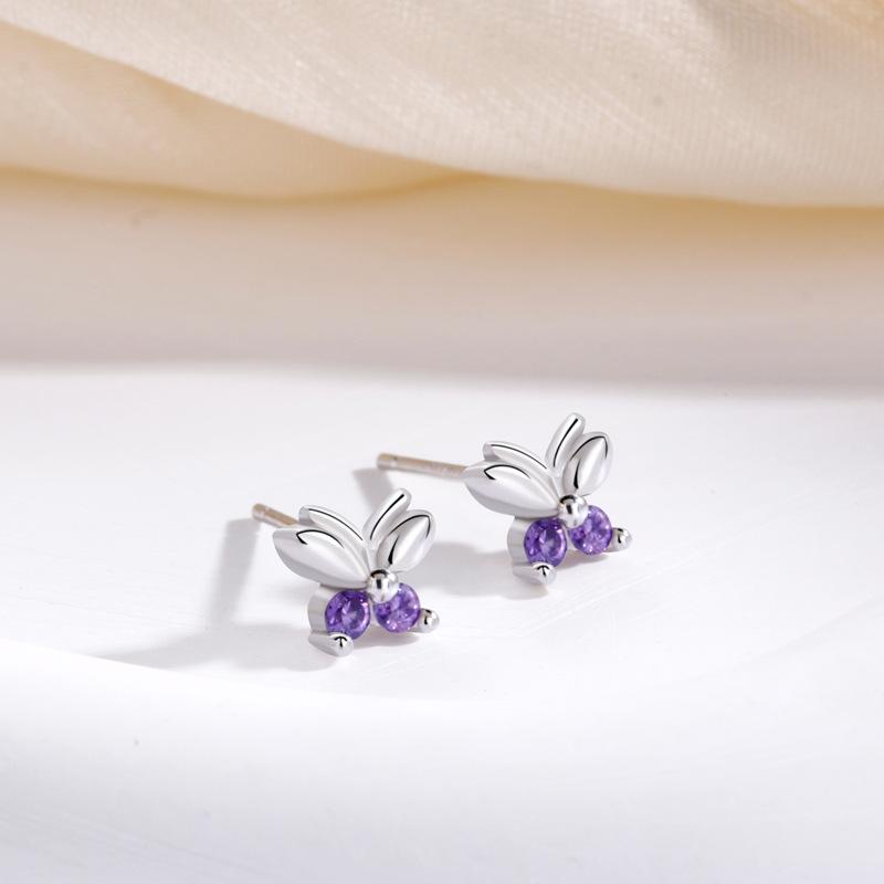 

Серьги-гвоздики в виде бабочки, женские, простые, модные, маленькие, изысканные, темпераментные, универсальные, фиолетовые, бриллиантовые, бабочки, украшения для ушей