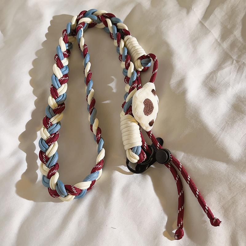 

Versatile Plush Cat Paw Brooch - Detachable, Twisted Long Adjustable Crossbody Strap, Fits Phone Cases, Neck Lanyard, Anti-Lost