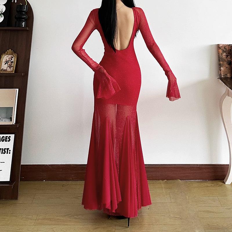 Autumn Women's Temperament Sexy U-neck Backless Long-sleeved Slim-fit Wrap Buttock Dress