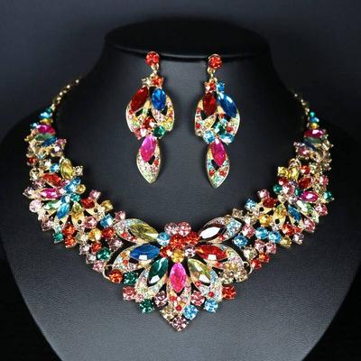 European and American Luxury Fashion Exaggerated Rhinestone Crystal Collarbone Necklace and Earrings Set Banquet Bride Evening Dress Accessories