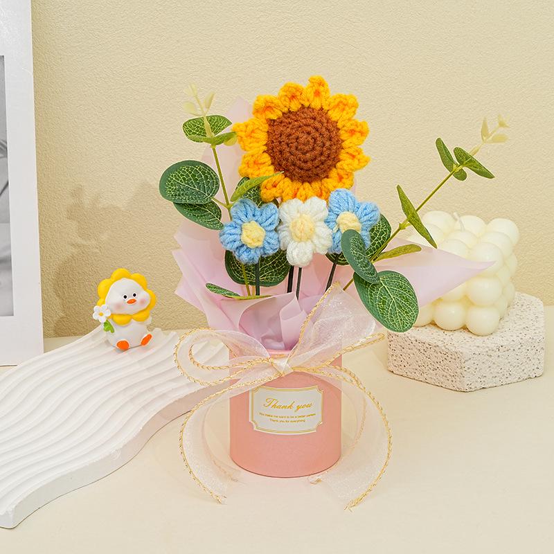 Handmade Knitted Yarn Sunflower Bouquet Mini Hug Teacher's Day Gift