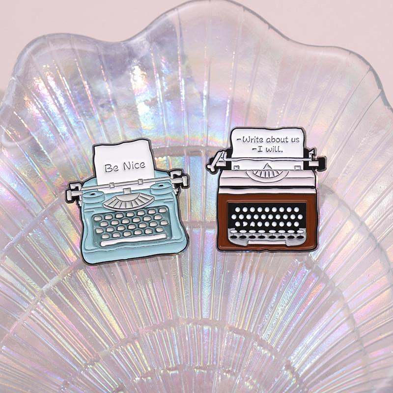 Charming Animal Brooch Qhxz2434 Featuring Colorful Cartoon Duck Design For Unique Style