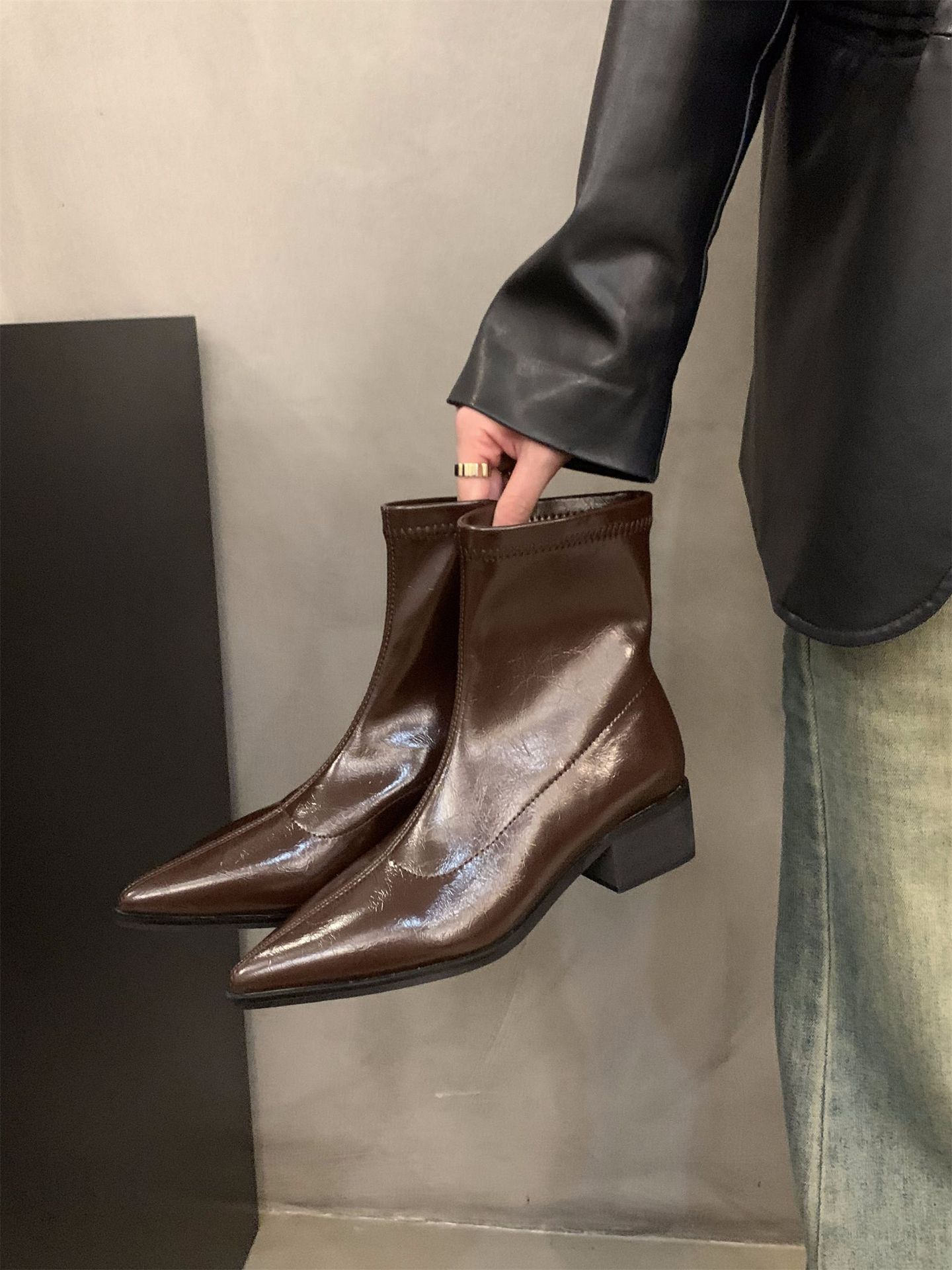 

Korean small bare boots black pointed short boots women s shoes 2025 new autumn and winter foreign style brown thick heel thin boots 39 коричневый